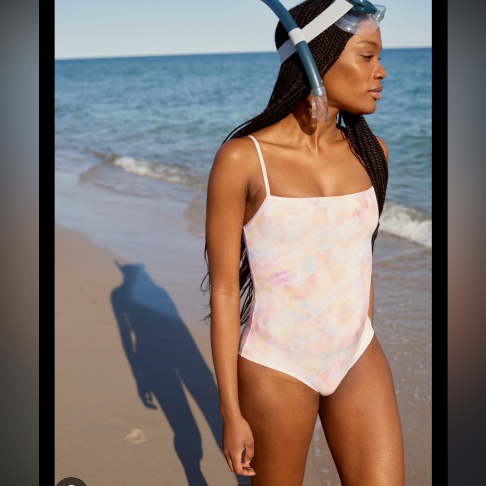 & Other Stories One-piece Watercolor swimwear. Size 4